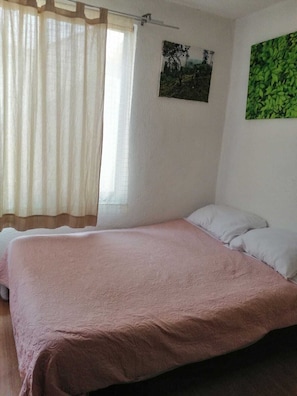 Basic Double Room | Free WiFi, bed sheets - Casita del Arbol (Mexico City)