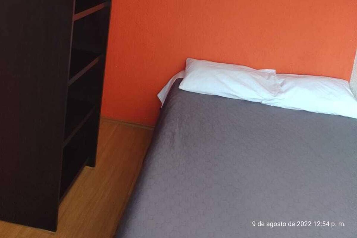 WiFi (free), bed sheets