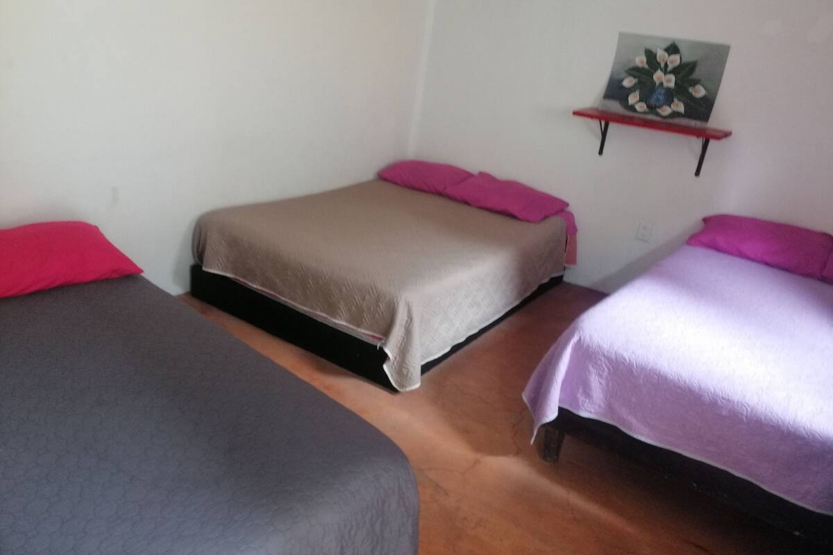 Basic Triple Room | WiFi (free), bed sheets