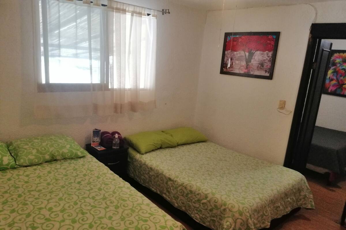 Basic Triple Room | WiFi (free), bed sheets