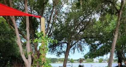LAKEFRONT HOME NEAR ALL ATTRACTIONS