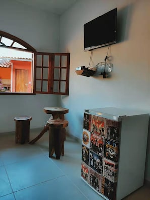Decoración personalizada, muebles diferentes y wifi gratis