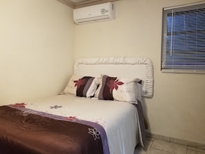 1 habitación, wifi y ropa de cama