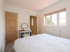 2 bedrooms, individually decorated, individually furnished, desk