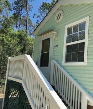 Exterior detail - Affordable Month to Month Stay, Beaches, Casino, Tiny house,  (Bay St. Louis)
