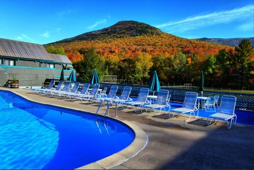 Village of Loon 2BR Loft - Pool, Hot Tub, AC, Sleeps 6