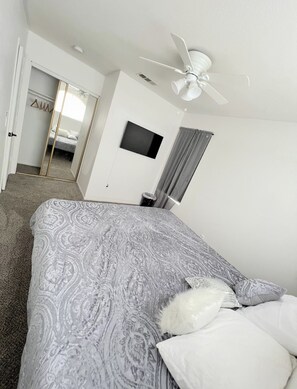 3 bedrooms, desk, iron/ironing board, free WiFi