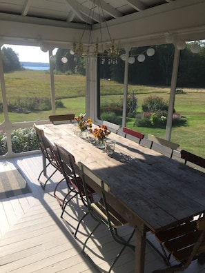 Outdoor dining