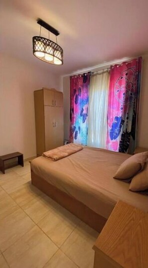 3 bedrooms, iron/ironing board, free WiFi