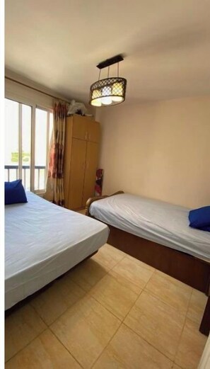 3 bedrooms, iron/ironing board, free WiFi