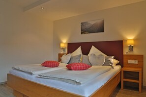 2 bedrooms, desk, travel cot, free WiFi - Appartement mit Bergblick (Bichlbach)