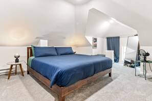 3 bedrooms, desk, iron/ironing board, travel cot