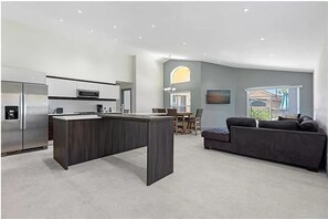 Interior - ⭐15 MIN TO DISNEY! Mini-Golf, Arcade, Pools & more! Solana Resort (Davenport)