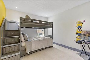 4 bedrooms, free WiFi, bed sheets - ⭐15 MIN TO DISNEY! Mini-Golf, Arcade, Pools & more! Solana Resort (Davenport)