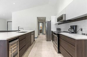 Fridge, microwave, oven, stovetop - ⭐15 MIN TO DISNEY! Mini-Golf, Arcade, Pools & more! Solana Resort (Davenport)