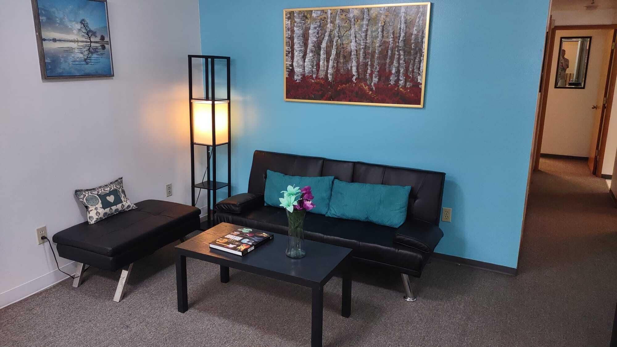 Downtown lodging w/ wi-fi & Self Check-in