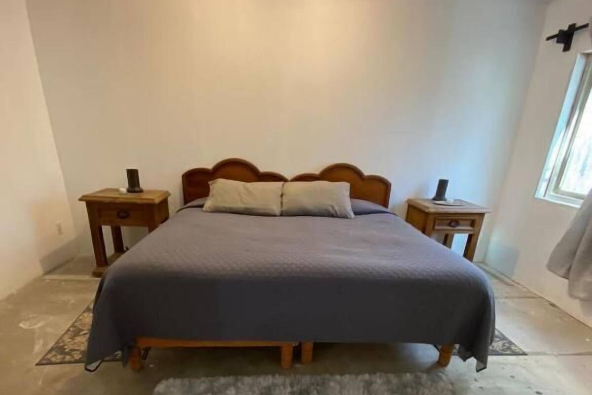 Quarto clássico | Roupas de cama antialérgicas, ferros/tábuas de passar roupa