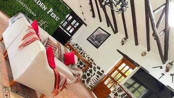 Televisor intel·ligent de 48 polzades amb canals per cable i televisor