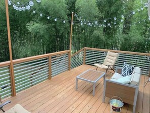 Terrace/patio - Cozy Decatur Bungalow - 10 min. to downtown Atlanta. The Perfect Intown Getaway! (Decatur)