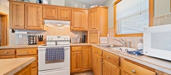 Cozy Lake Alice Cottage Next to Trails & WI River! Pet Friendly!