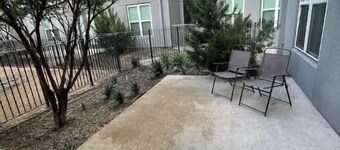 Queen suite | Private Patio