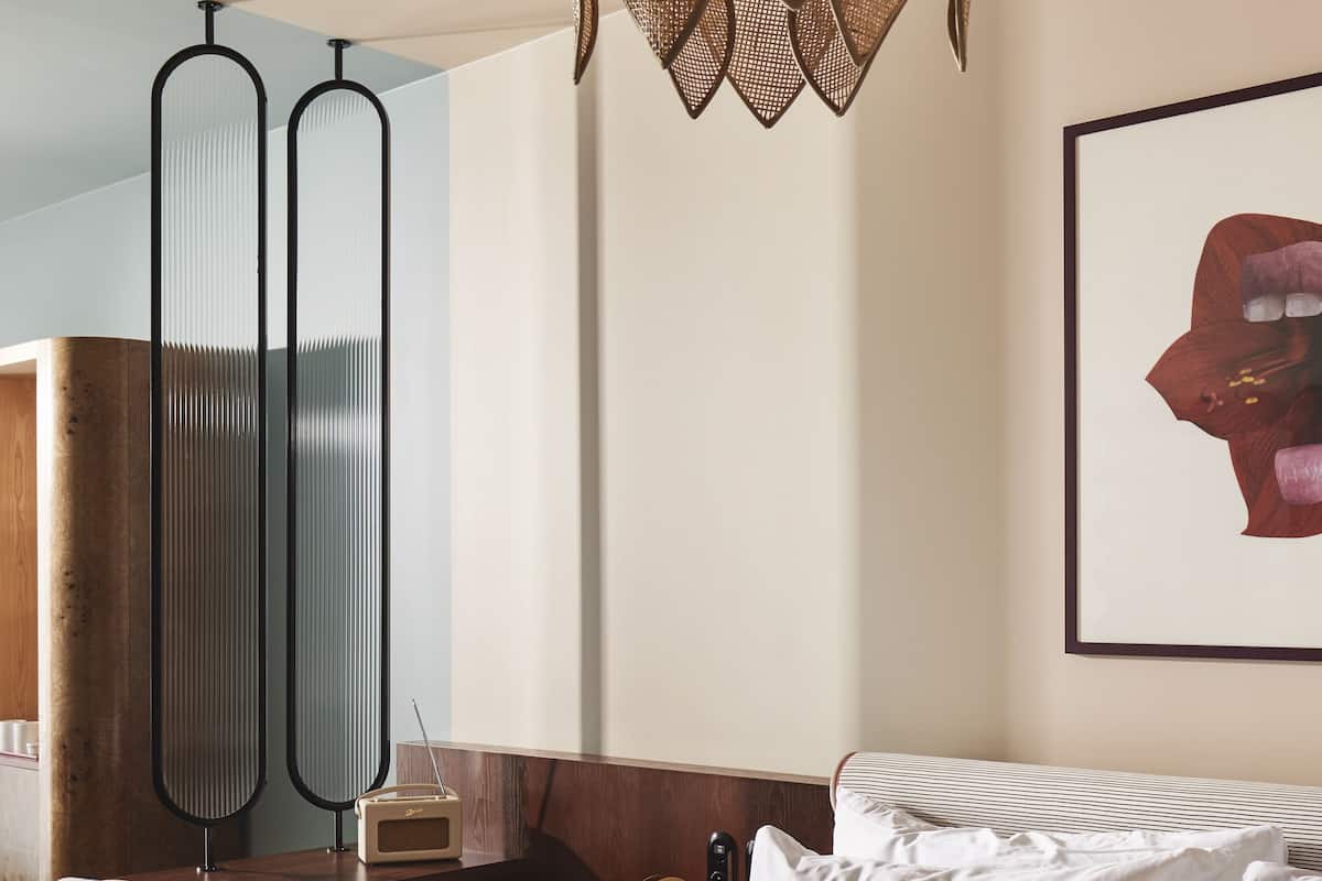 Laptop workspace, soundproofing, free WiFi, bed sheets