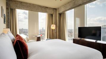 Roomy Corner - Skyline View | 1 多间卧室、笔记本电脑工作区、隔音、免费 WiFi