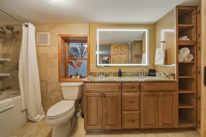 Bañera con ducha, bañera de hidromasaje, secador de pelo, bidet