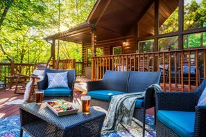 Terrace/patio - Book 4 Summer! 4 Min to Dollywood! Game Room, Indoor Heated Pool, Smoky Mountain (Sevierville)