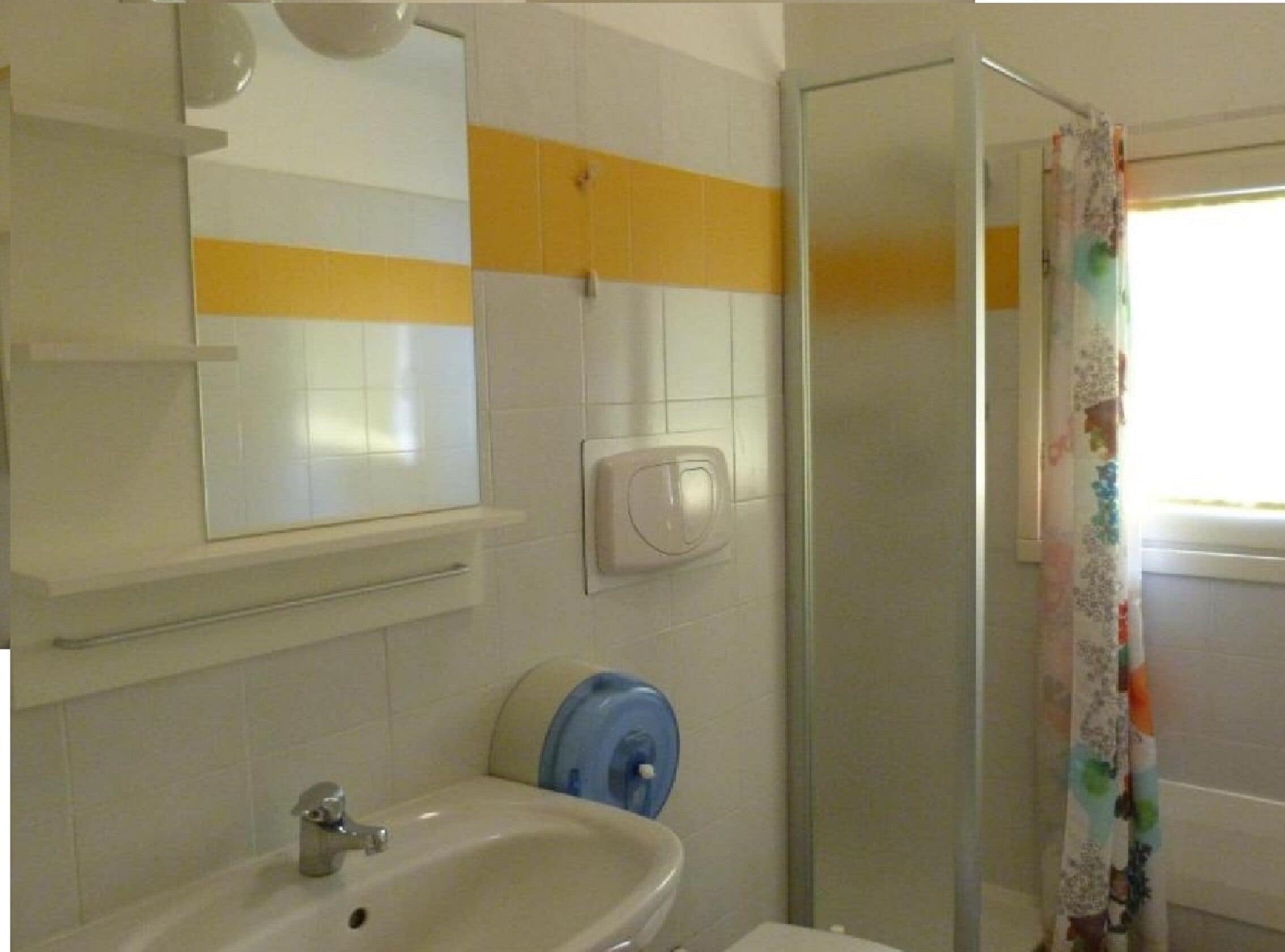 Douche, douche à « effet pluie », articles de toilette écologiques