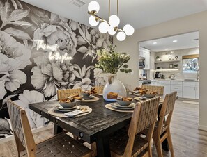Dining - Sedona Villa • Resort-Style Backyard • Hot Tub • Pet-Friendly • Near Golf (Sedona)