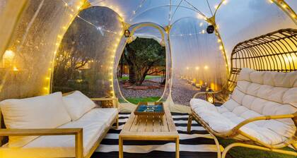 Sedona Villa: Resort Backyard, Hot Tub, Golf, Pets, Tesla Charger