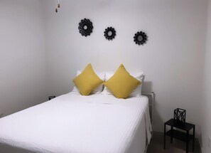 1 bedroom, in-room safe, iron/ironing board, free WiFi