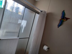 Interior - 2 blocks ..Great area for shopping, beach,bars..Golfing n fishing..cozy n roamy. (Rosarito)