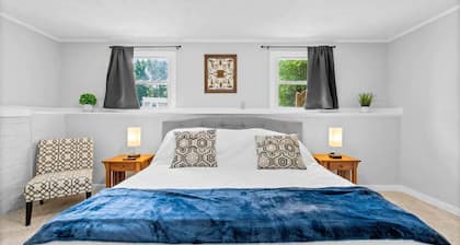 Recline at Timberline! Family friendly!