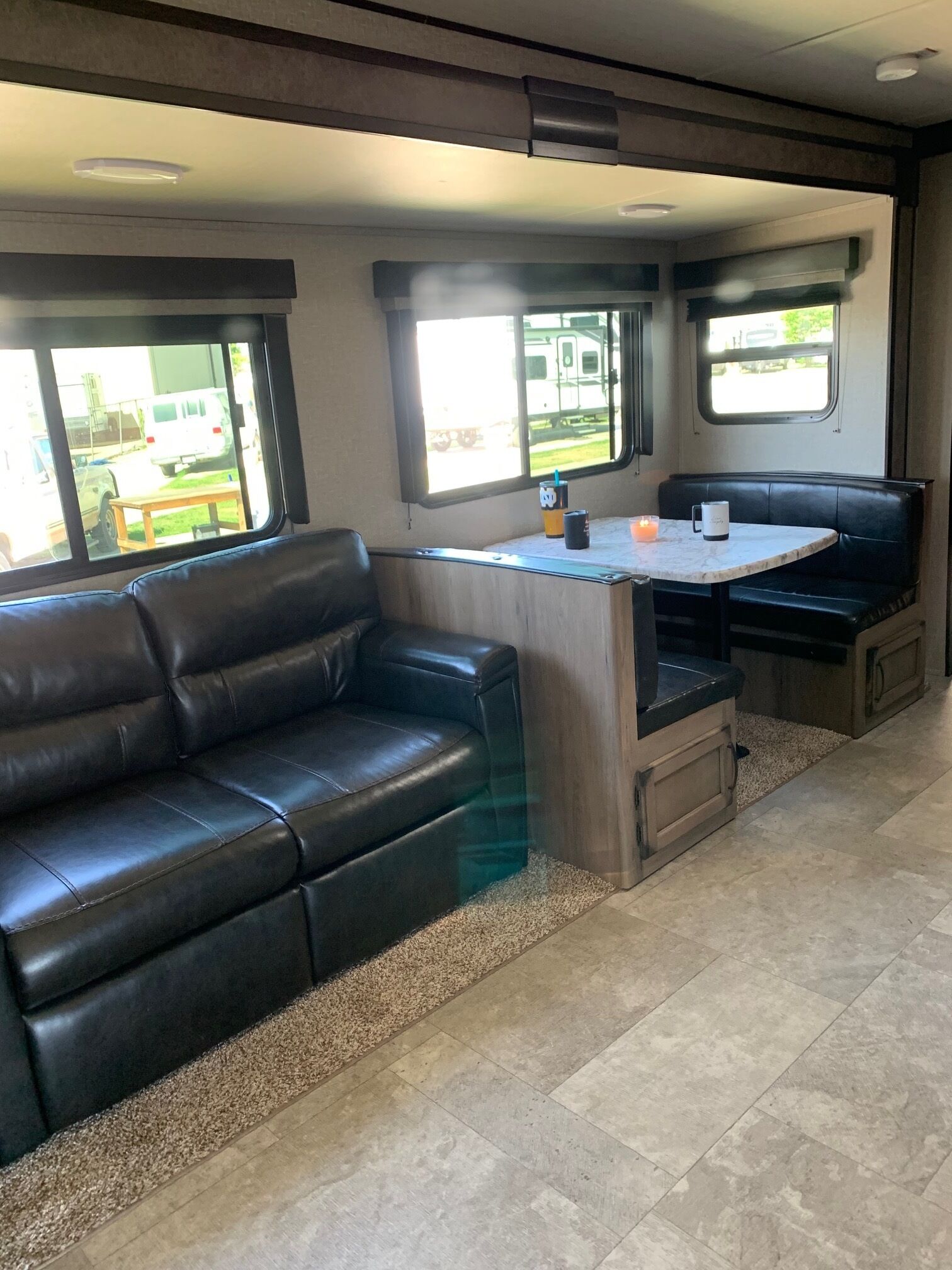 Glamping in Manchaca, secure, private, and spacious.