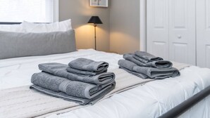 3 bedrooms, free WiFi - The Colonels Apartment is a freshly renovated 3bedroom 1bath downtown Richmond apartment (Richmond)