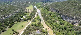 Roadrunner | Riverfront 3BR with Views & Fire Pit
