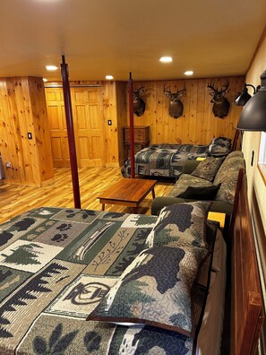 3 bedrooms, desk, free WiFi, bed sheets