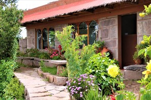 Exterior detail - Taquile Lodge - A dream place on Lake Titicaca (Huillanopampa)