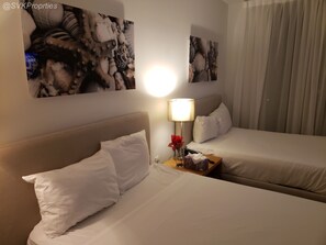 2 bedrooms, in-room safe, desk, iron/ironing board