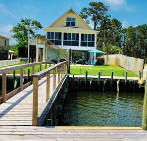 Unclassified image, 4 of 21, button