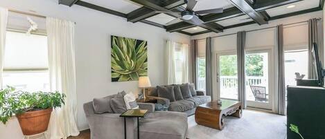 Smart TV, estéreo, oficina y monitor de computadora