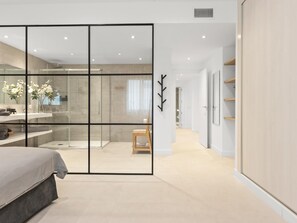 3 bedrooms, iron/ironing board, Internet, bed sheets - Apartment in Playas del Duque for 6 people | Casa Cadiz 101 (Puerto Banús - Marbella)