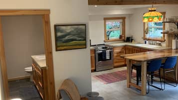 1 chambre, fer et planche à repasser, Wi-Fi, draps fournis