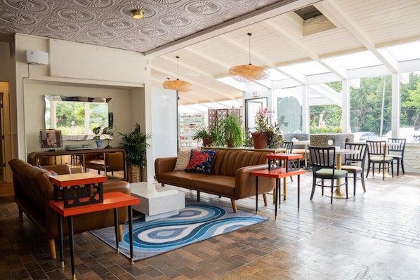 Breakfast, lunch and dinner served - Motel Chelsea (Chelsea)