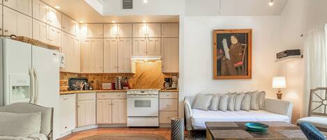 2 slaapkamers, een strijkplank/strijkijzer, gratis wifi, beddengoed