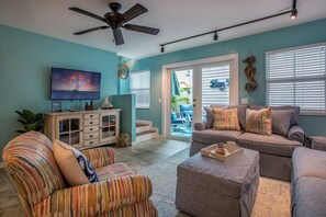 TV, lettore DVD, libri