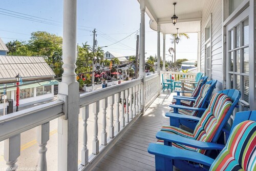 Duval Street Suite - Located on Upper Duval