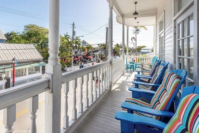 Duval Street Suite - Located on Upper Duval